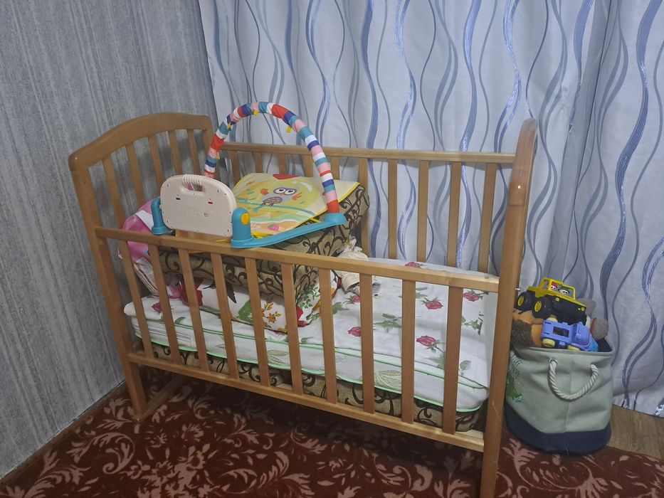 Продам детскую кроватку