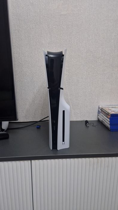 Продается PS5 в отличном состоянии