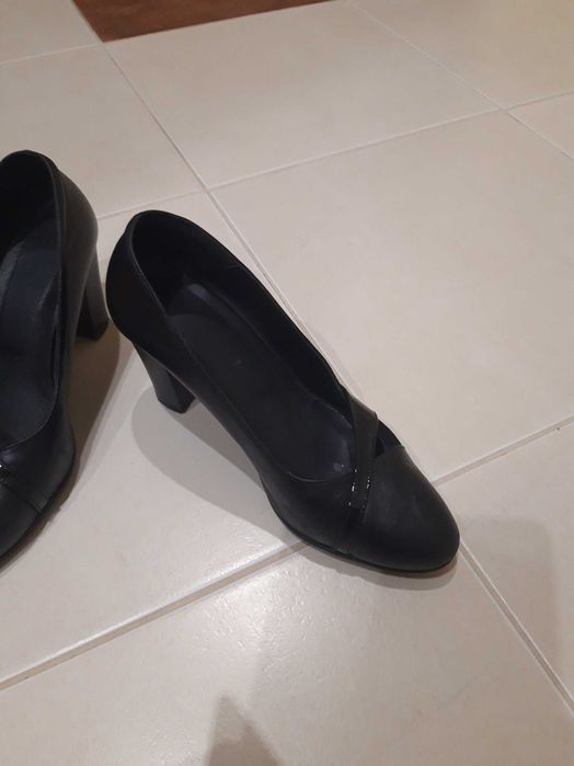 Дамски черни обувки кожа и велур