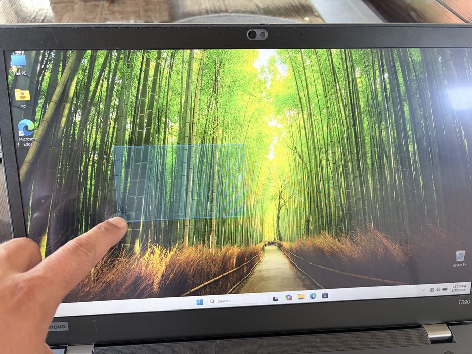 Vand laptop Lenovo T590