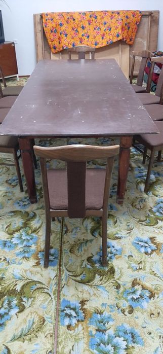 Продается стол со стульями