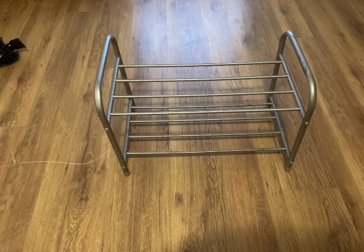 Raft pantofi 50lei . Raft metalin incaltaminte 50lei