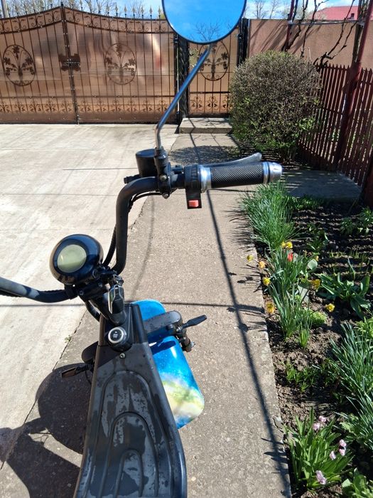 Vînd scuter electric