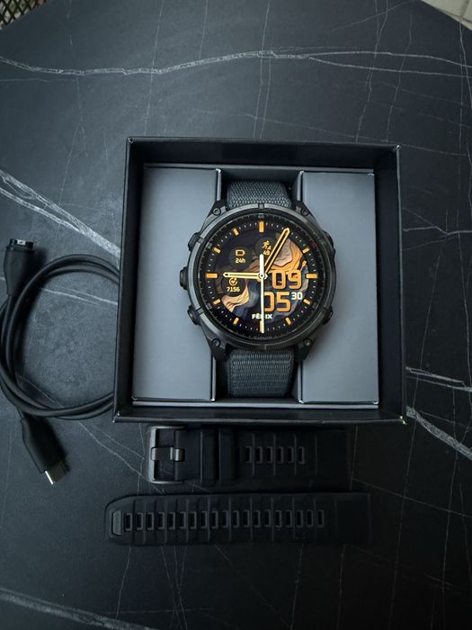 Garmin Fenix 8 Pro 47 mm + Brățară Nylon Albastră Extra