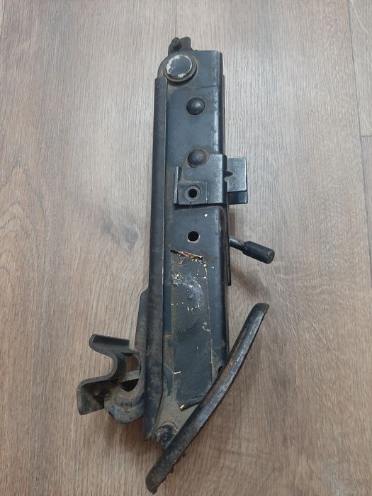 Продам домкрат оригинальный!