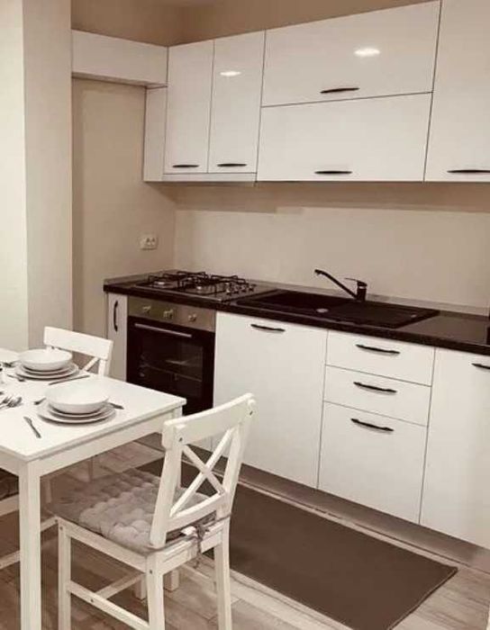 Дава се под наем Тристаен апартамент в Пловдив, Център - 78 кв.м за 244.8 € - Снимка #2