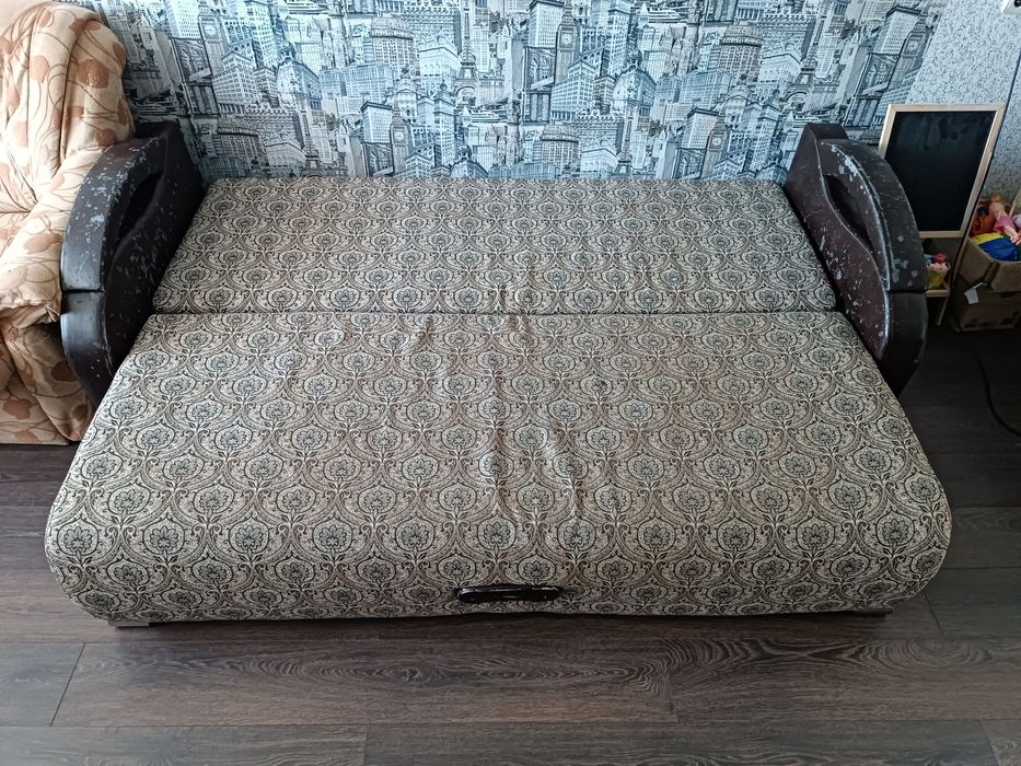 Продается диван с креслом