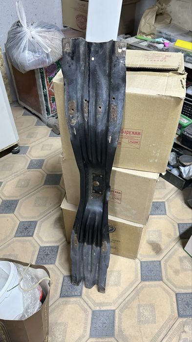 Крепление запаски TLC100, LX470