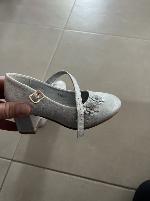 Pantofi de ocazie fetite, marimea 28.