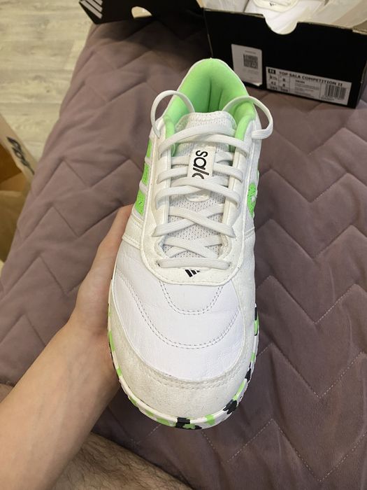 Продаю кроссовки футзалка