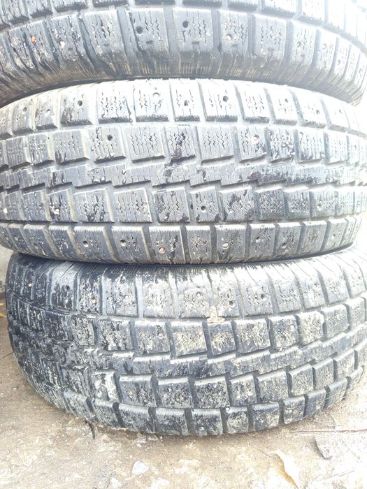 Резина 235/70/16 зима.