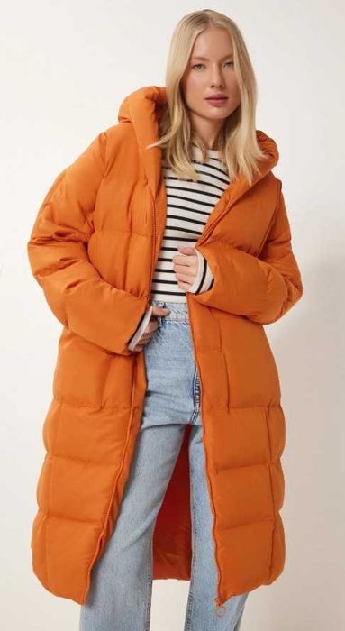 Оранжево яке с етикет – ново, модерен обемен модел
