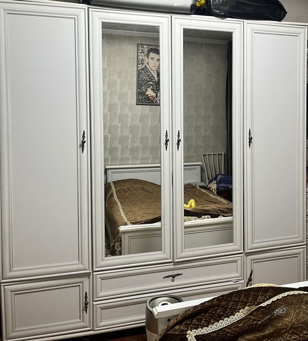 Спальный гарнитур