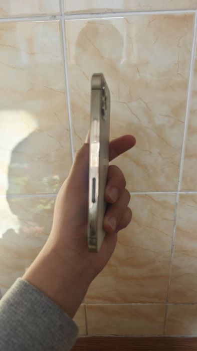 Iphone 12pro золотистый цвет