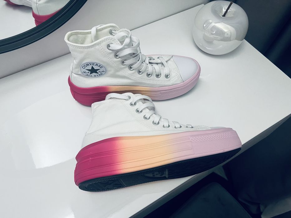 Нови Converse обувки с размер 37.5  стелка 24 см