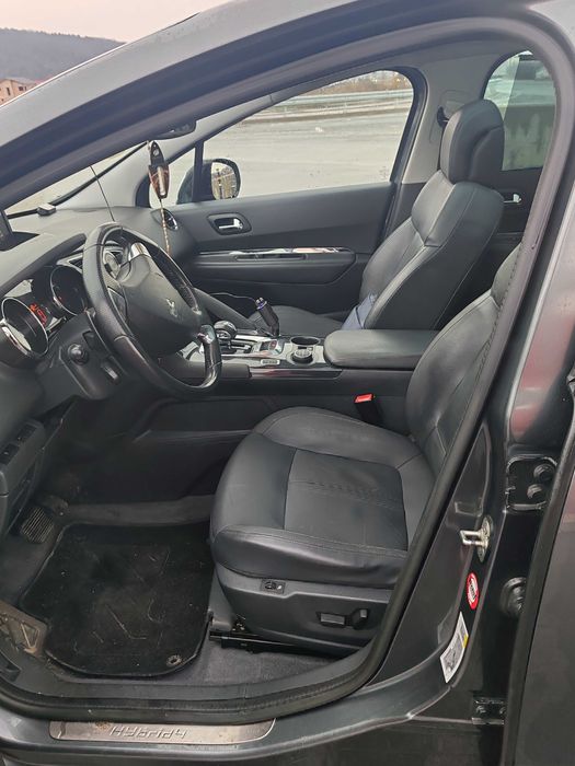Vând Peugeot 3008 Hybrid4 an 2014