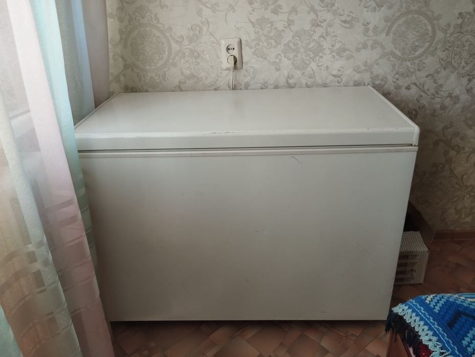 Продам морозильную камеру