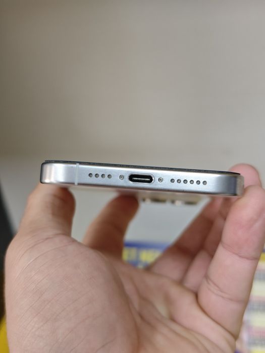 iPhone 15 Pro Max White