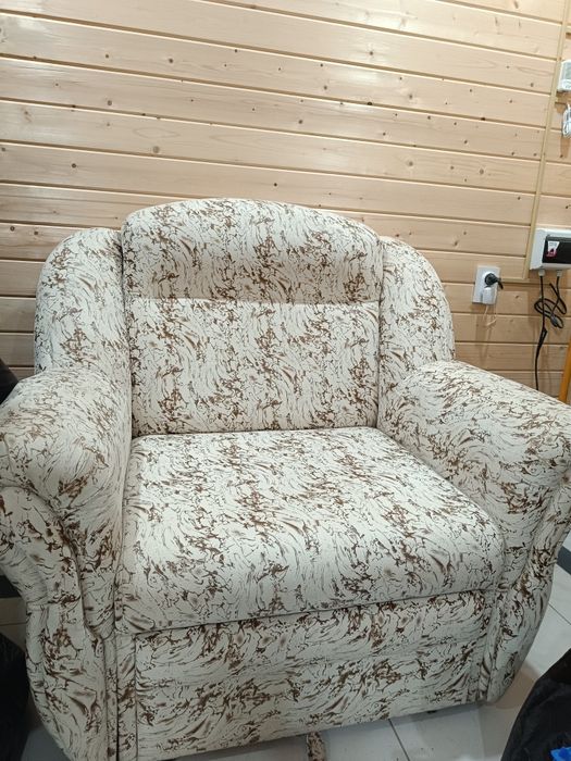 Продам диван и кресло