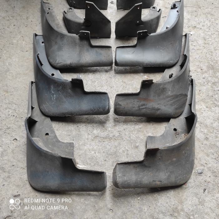 Продам передние брызговики на Мазда 626 птичка
