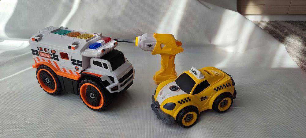 Детска пожарна и такси за разглобяване и сглобяване с винтоверт