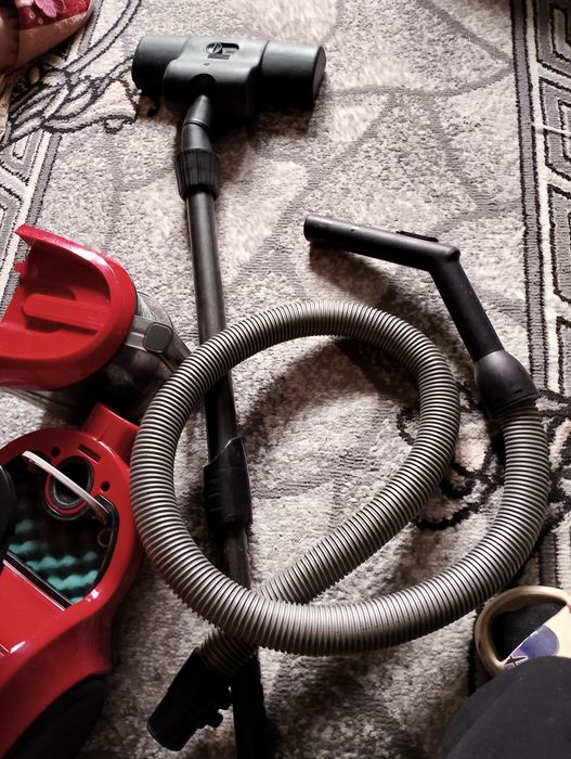 Пвлесос  Samsung почти новый