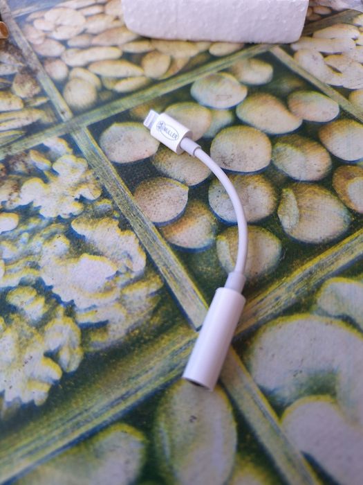 Adaptor Căști iPhone - Lightning la Jack 3.5 mm Muller (Alb)