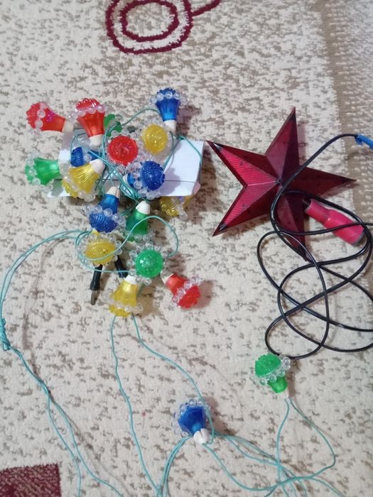 Продам новогодние украшения.