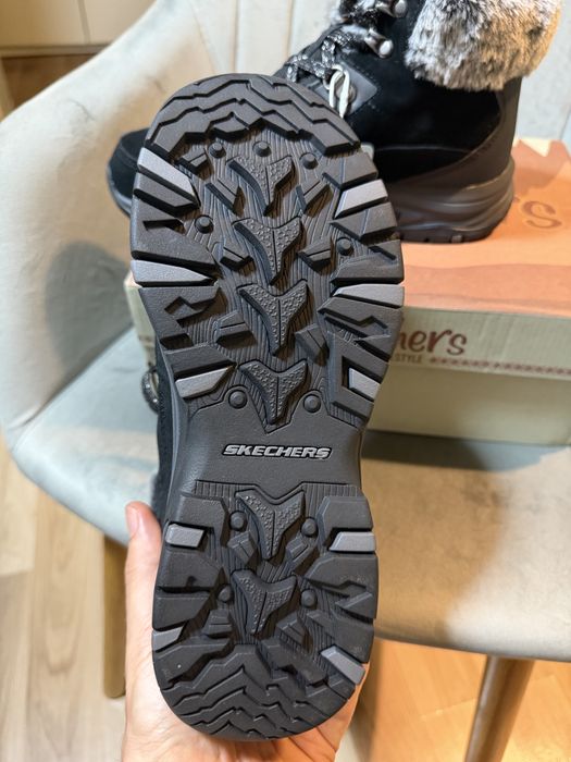 Ghete de iarnă Dama Skechers Waterproof, Mărimea 38 (Noi în cutie)