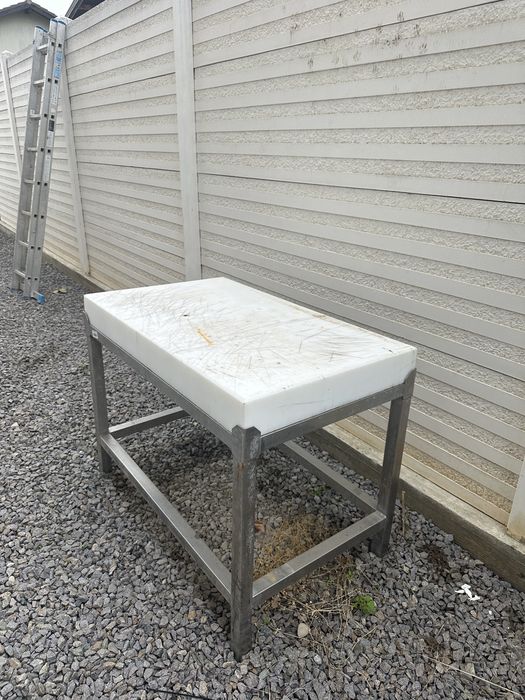 Masa macelarie butuc de transare 100/60 cm si grosime blat de 10cm