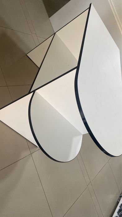 Универсальный стол витрина