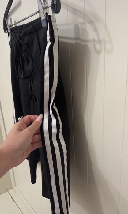 Pantaloni scurti Adidas
