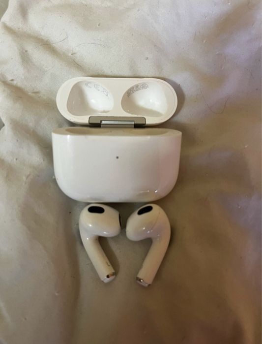 Vand airpods 3 originale fara cutie!