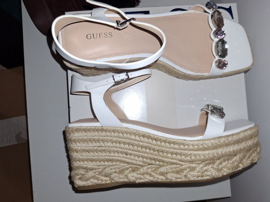 Sandale Guess  de vanzare