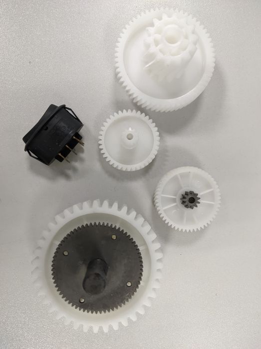 Шестерни и кнопка