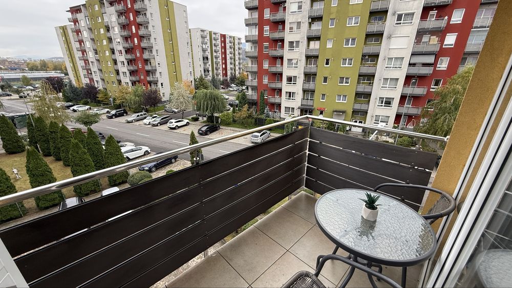 Inchiriez apartament 2 camere Avantgarden Bartolomeu cu loc parcare și dressing