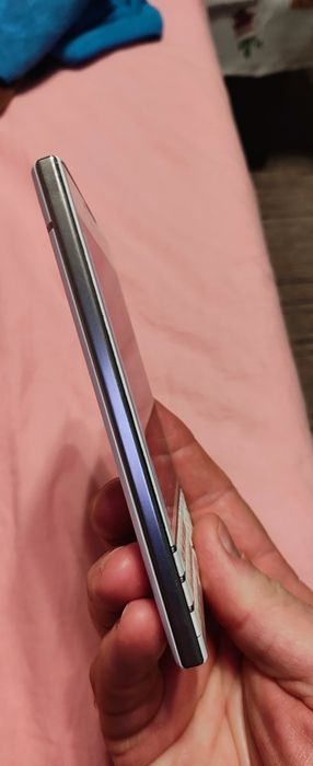 Vând Blackberry pașsport white edition