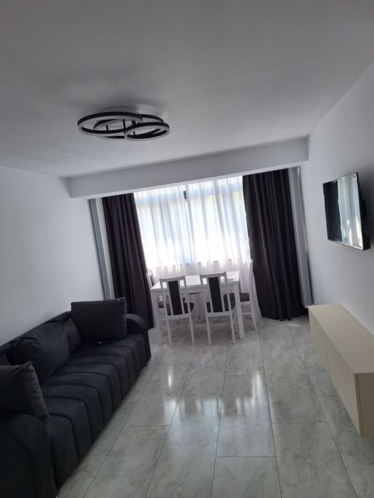 Proprietar, închiriez apartament