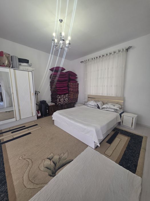 Кибрай тумани Ункӯргон маҳалласида 6 сотих 4 хона  уй сотилади.