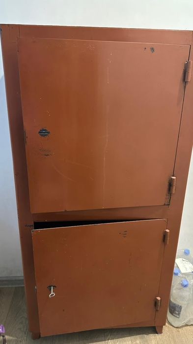 Витрины и шкафы для аптеки