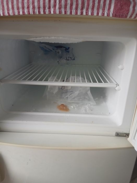 Продавам хладилник