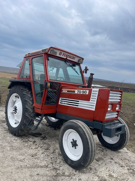 Vand fiat  70 90
Motor 4 cilindri  ,servo direcție  ,esiri hidraulic