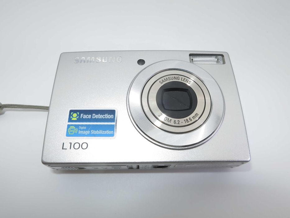 Samsung L100 ултра компактен цифров фотоапата, дигитална камера с алуминиев корпус, в отлично сътояние, тестване и работи перфектно, пълен комплект