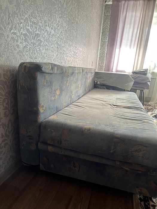 Продам Диван б/у