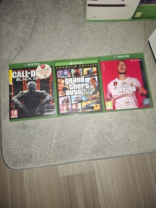Vând xbox one s 1tb