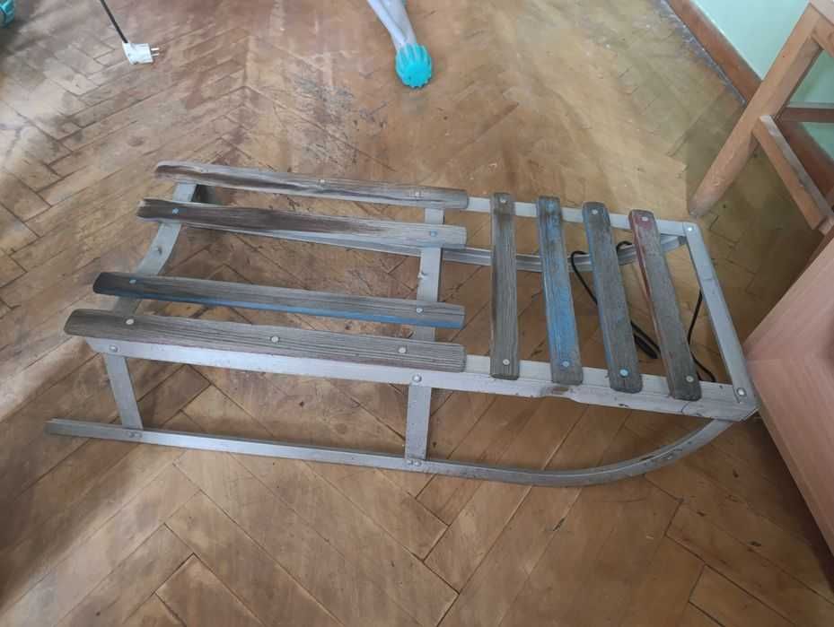 Продаются санки, советские