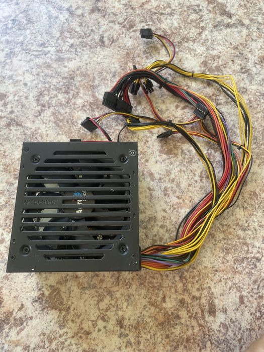 Продам блок питания AeroCool 550w