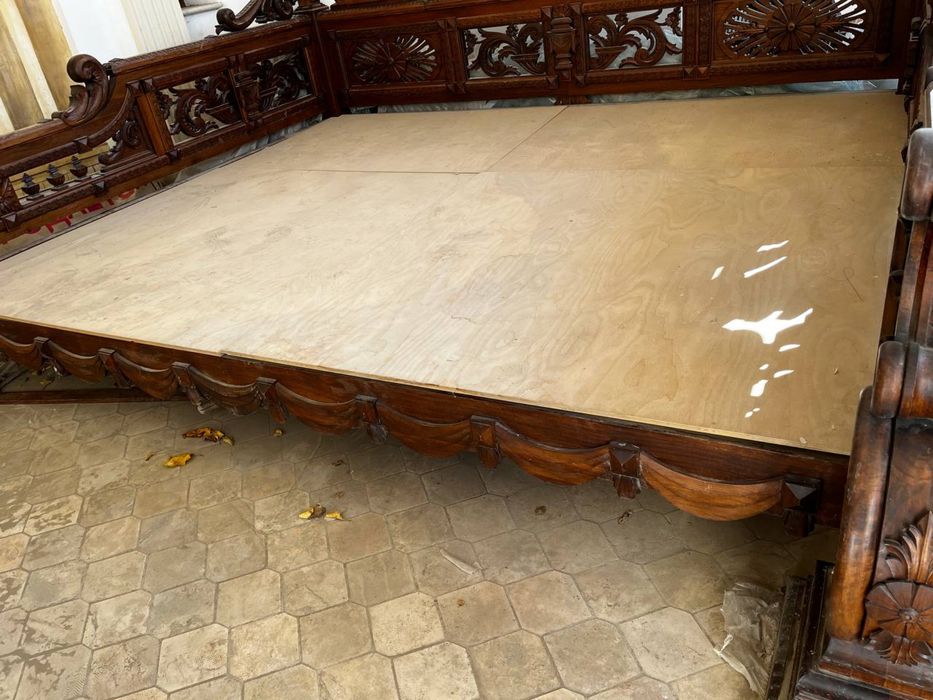 Продам топчан ручной работы ОРЕХ