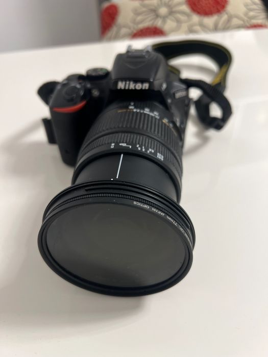 Nikon DSRL touchscreen D5500, linie continuata cu D5600