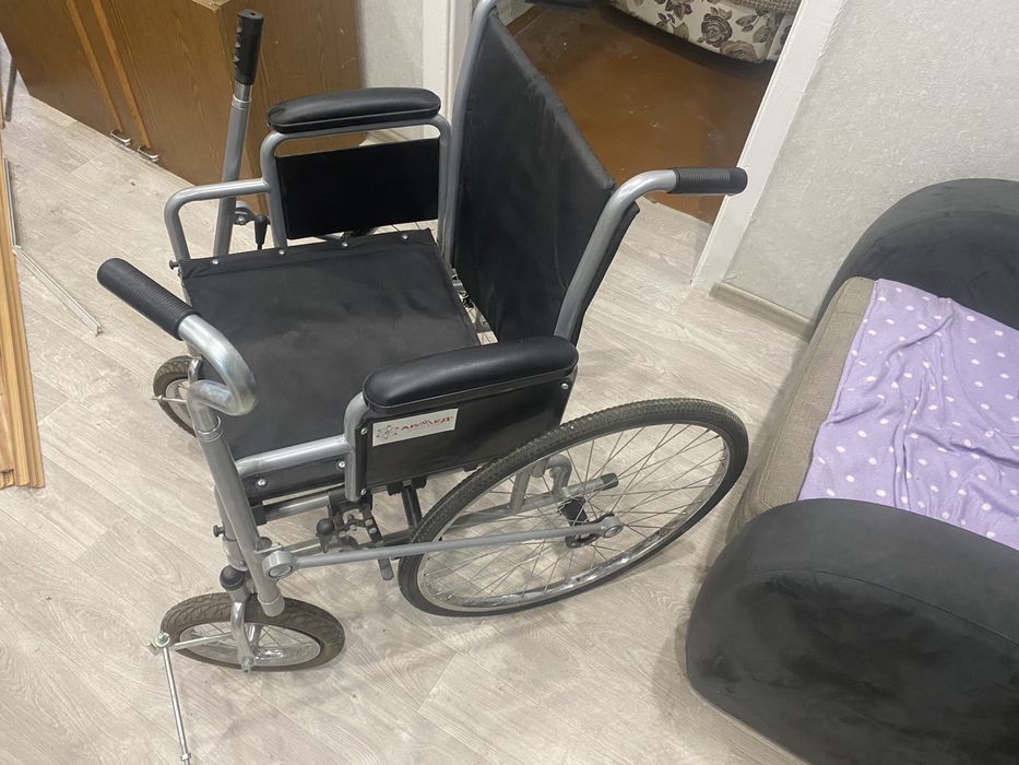инвалидная коляска